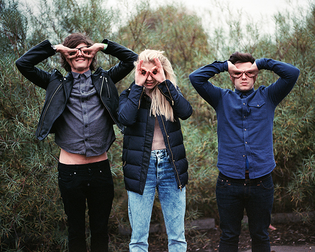 http://arnopaul.net/files/gimgs/3_arnopaul-londongrammar2.jpg