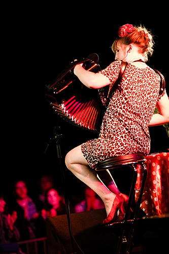 http://arnopaul.net/files/gimgs/4_arnopaul-zazafournier-20090725.jpg